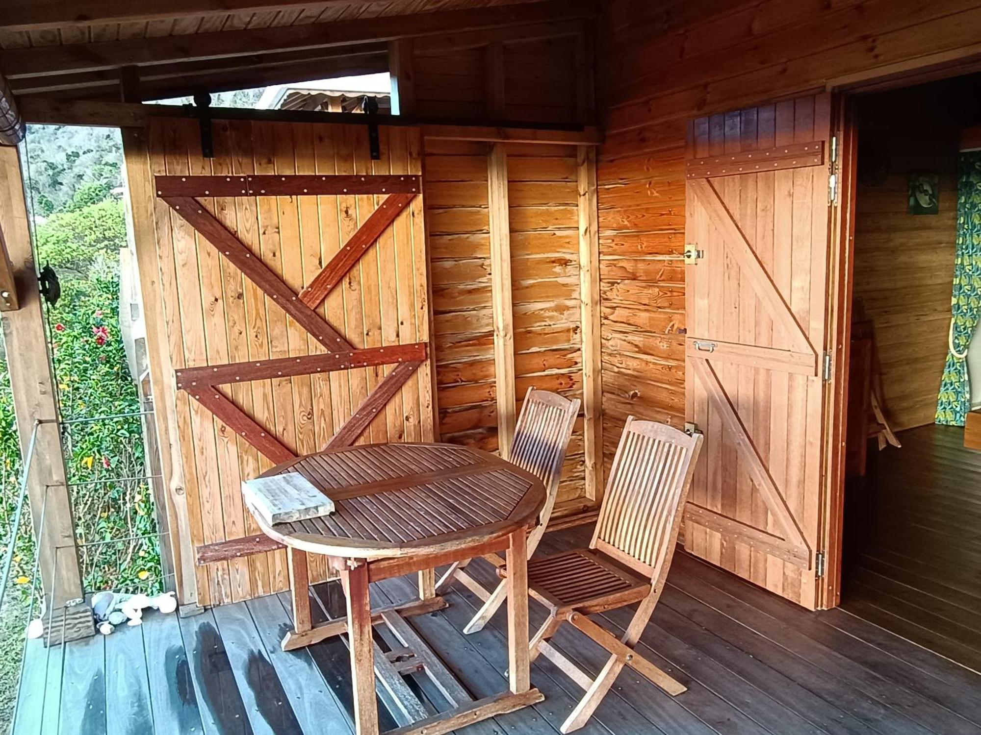 Ti Kaz Anoli Cottage En Bois Avec Vue Sur La Baie Terre-de-Bas Extérieur photo